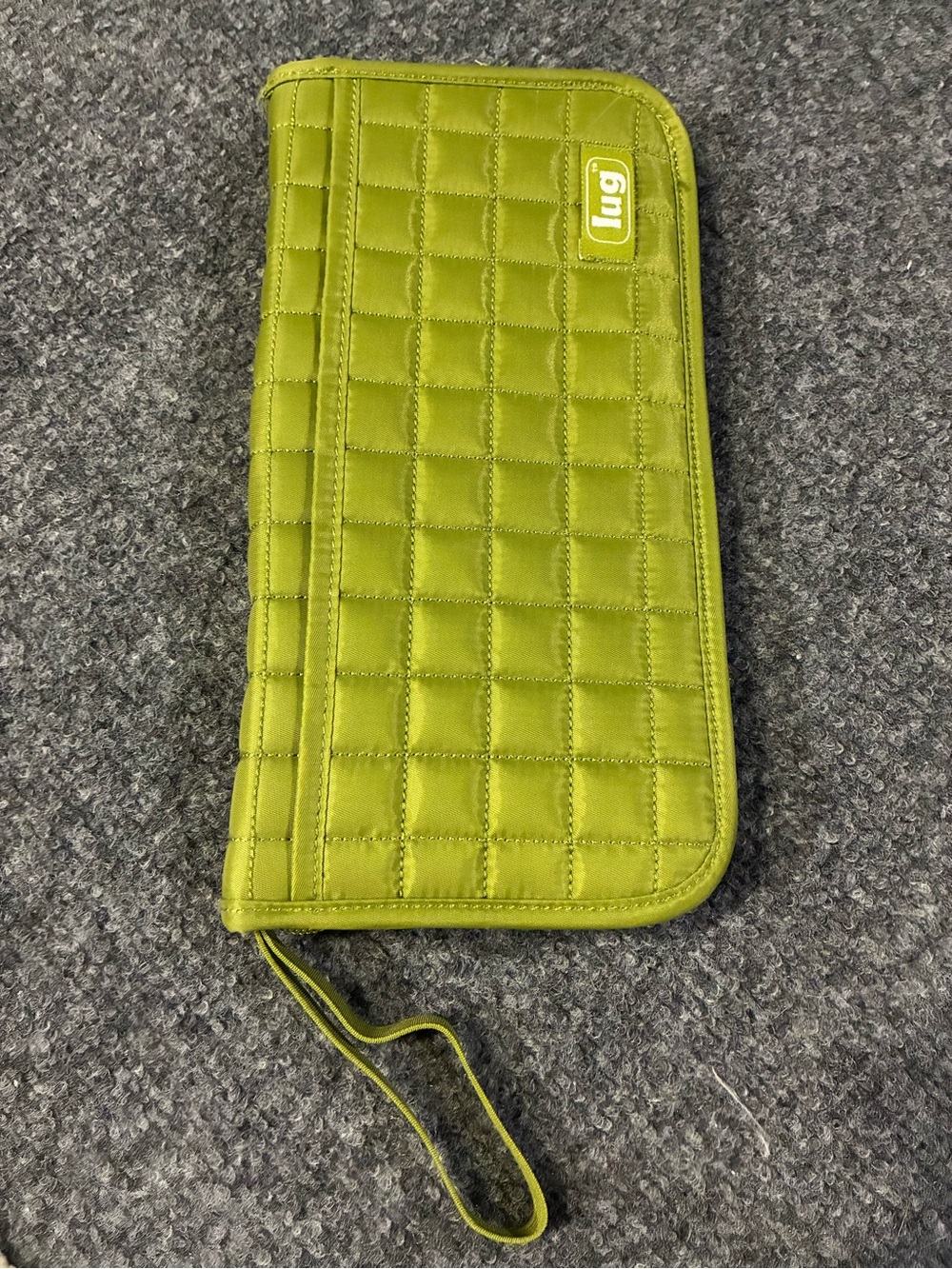 ⭐️ Lug Green Quilted Travel Wallet